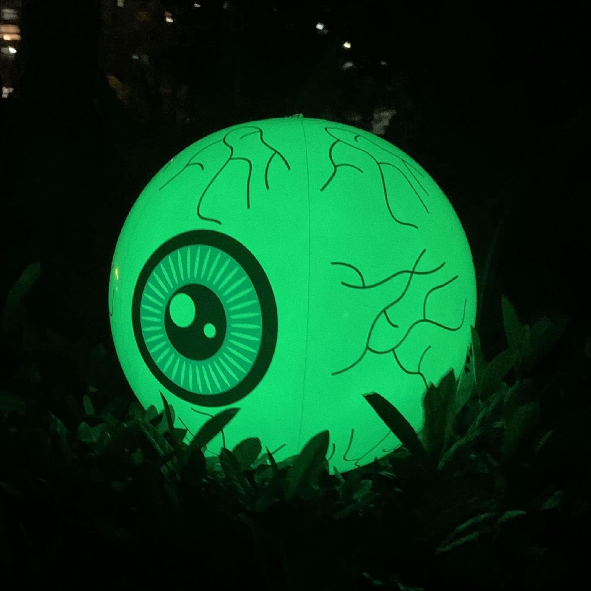 Large LED light-up eyeball Halloween decoration, green colourway